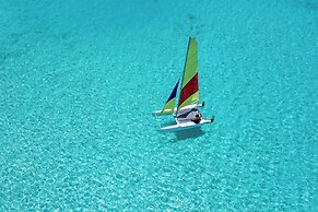 Sheraton Maldives Full Moon Resort & Spa