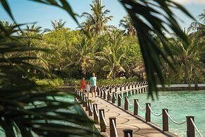 Sheraton Maldives Full Moon Resort & Spa