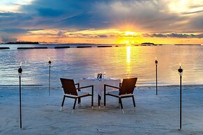 Sheraton Maldives Full Moon Resort & Spa