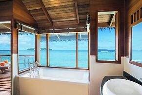 Sheraton Maldives Full Moon Resort & Spa