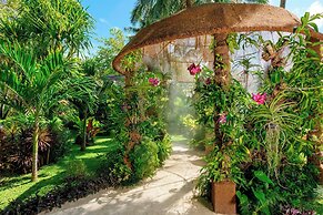 Sheraton Maldives Full Moon Resort & Spa