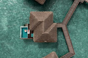 Sheraton Maldives Full Moon Resort & Spa