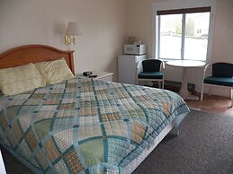 Coast Village Inn & Cottages