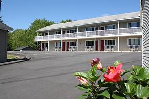 Coast Village Inn & Cottages