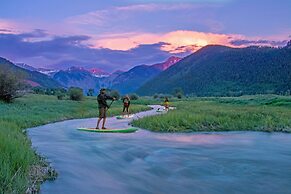 Fairmont Heritage Place, Franz Klammer Lodge