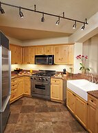 Fairmont Heritage Place, Franz Klammer Lodge