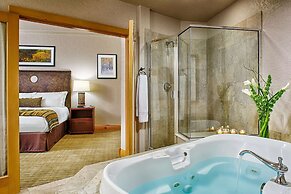 Fairmont Heritage Place, Franz Klammer Lodge