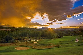 Fairmont Heritage Place, Franz Klammer Lodge