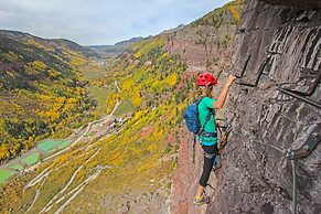Fairmont Heritage Place, Franz Klammer Lodge