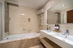 Barceló Granada Congress