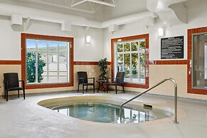Ramada by Wyndham Drumheller Hotel & Suites