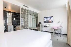 Kube Hotel Paris