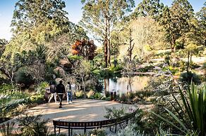 Holiday Inn Dandenong by IHG