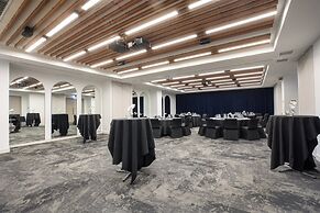 Holiday Inn Dandenong by IHG