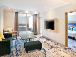 Novotel Jakarta Mangga Dua Square Hotel