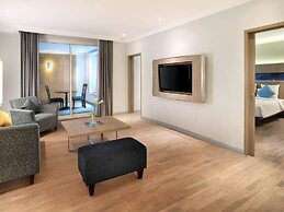 Novotel Jakarta Mangga Dua Square Hotel