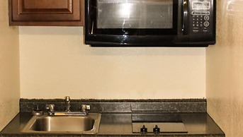 Budget Host Golden Wheat Motel