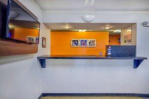 Motel 6 Percival, IA