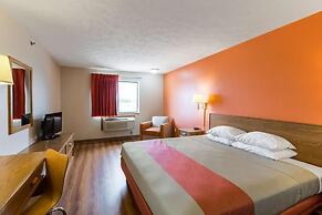Motel 6 Percival, IA