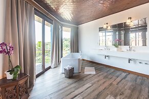 La Pedrera Small Hotel & Spa