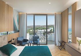 St. George Beach Hotel & Spa Resort
