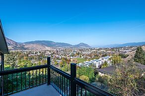 Above The Beach Guest Suites