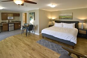 Above The Beach Guest Suites