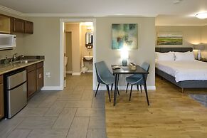 Above The Beach Guest Suites