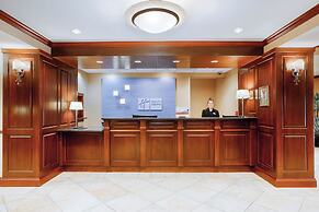 Holiday Inn Express & Suites Bloomington by IHG