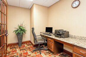 Holiday Inn Express & Suites Bloomington by IHG