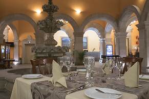 Hotel Morales Historical & Colonial Downtown Core