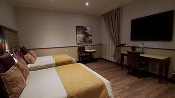 Hotel Morales Historical & Colonial Downtown Core