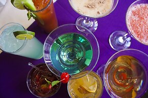 Hotel Morales Historical & Colonial Downtown Core