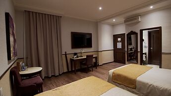 Hotel Morales Historical & Colonial Downtown Core