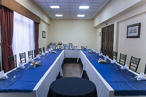 Hotel Morales Historical & Colonial Downtown Core