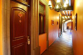 Hotel Morales Historical & Colonial Downtown Core