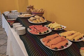 Hotel Morales Historical & Colonial Downtown Core