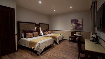 Hotel Morales Historical & Colonial Downtown Core