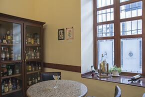 Hotel Morales Historical & Colonial Downtown Core