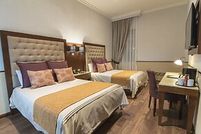 Hotel Morales Historical & Colonial Downtown Core