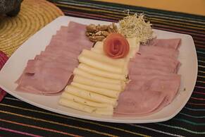 Hotel Morales Historical & Colonial Downtown Core