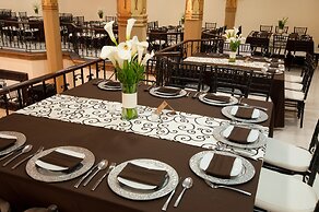 Hotel Morales Historical & Colonial Downtown Core