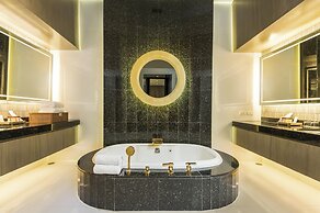 Emporium Suites by Chatrium