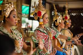 Emporium Suites by Chatrium