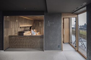 Hotel Emmy - five elements