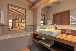 Hotel Emmy - five elements