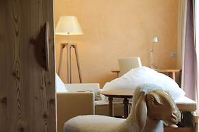 Hotel Emmy - five elements