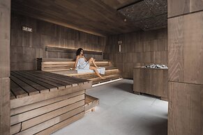 Hotel Emmy - five elements