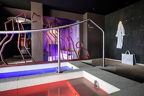 Hotel Emmy - five elements