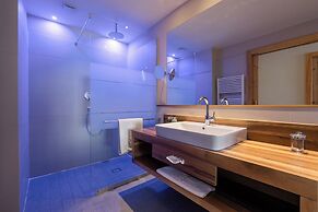 Hotel Emmy - five elements